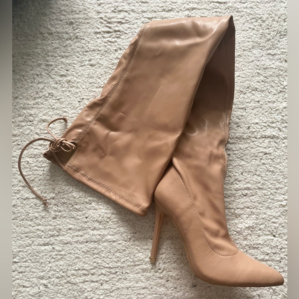 BRAND NEW FASHIONNOVA THIGH HIGH BOOTS